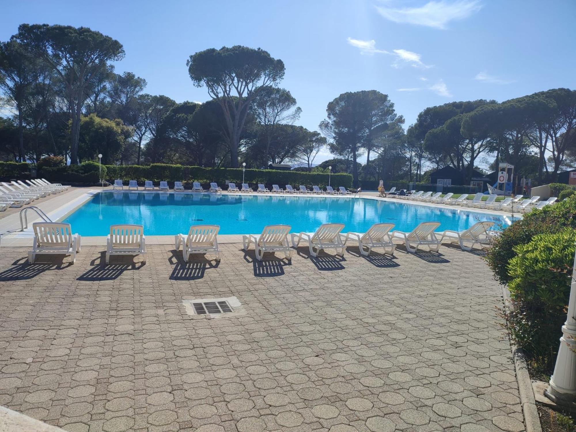 Charmant 2 Pieces Au Coeur Des Golfs De Saint Raphael Екстер'єр фото
